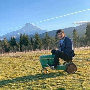 Meet your Posher, Lionel